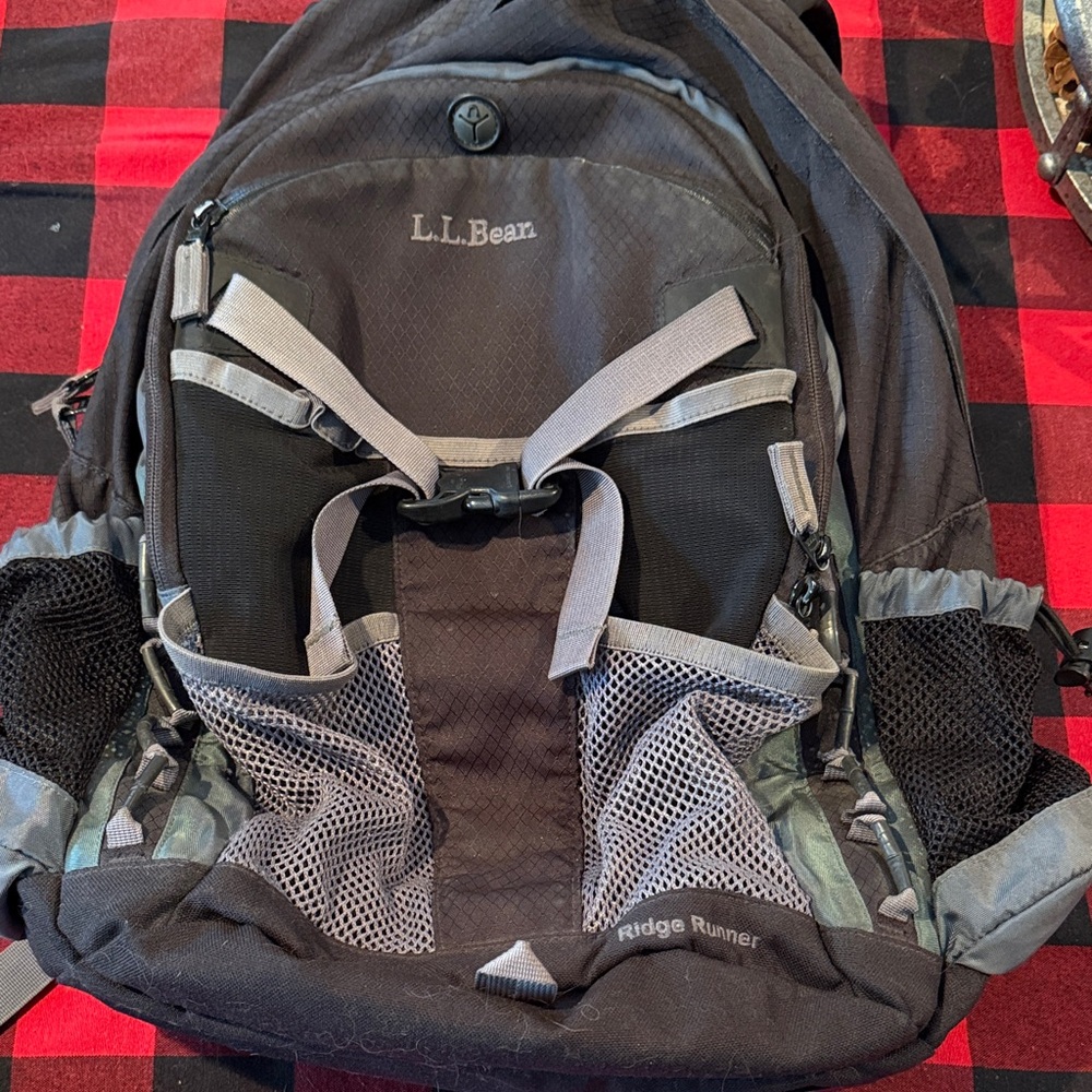 L.L. Bean Ridge Runner Backpack - Picture 1 of 9